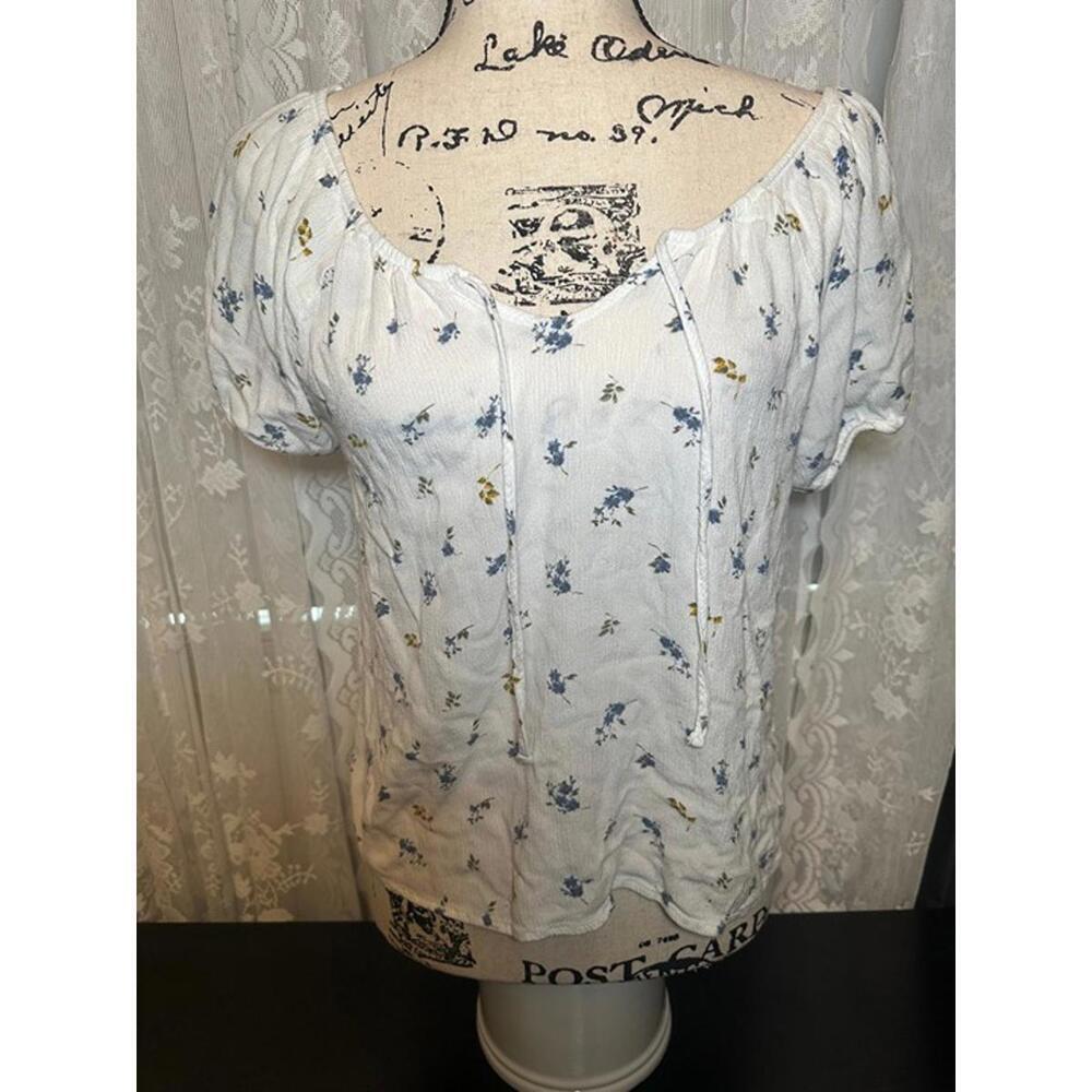 Mudd White Floral Peasant Top - Size Medium
